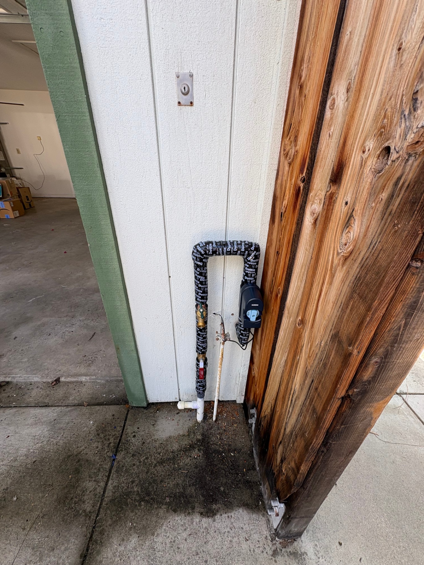 Moen Flo smart water shut-off and leak detector installation